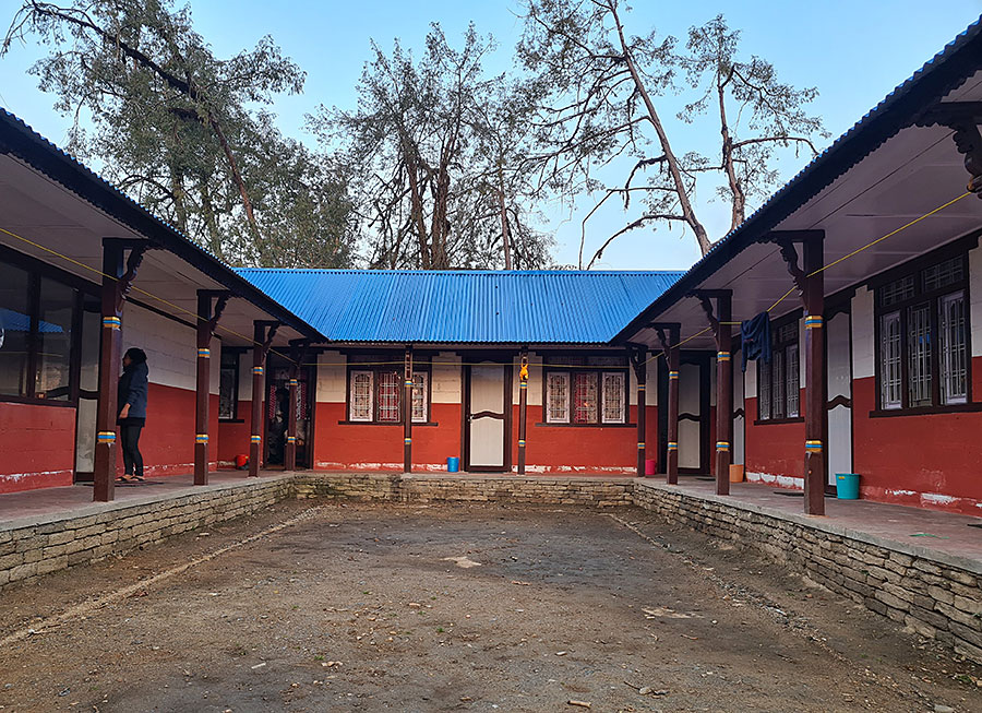 tea-house-in-forestcamp.jpg