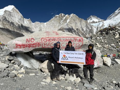 everest base camp.jpeg